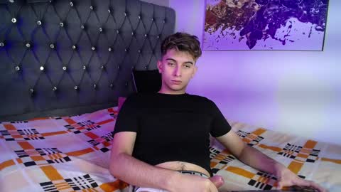 Snapshot of mr_williseo chatting on 10-16-25, 03:13 williseo online show from 10-16-25, 03:13