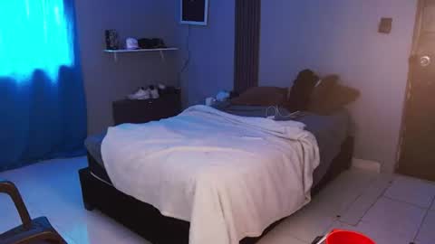 Snapshot of mr_yisuz chatting on 07-03-26, 11:49 yisuz online show from 07-03-26, 11:49