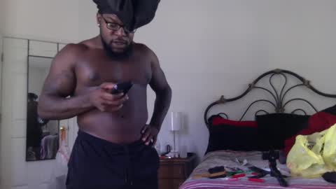 MrBigDThomas online show from 10-14-25, 02:29