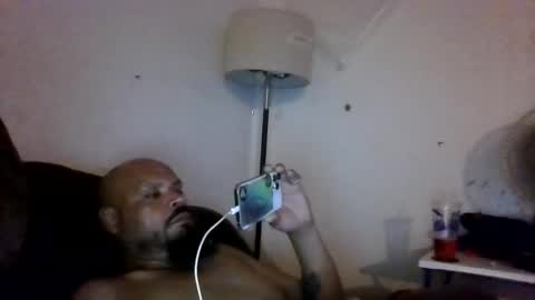Snapshot of mrbiggs1077777 chatting on 11-18-25, 04:22 mrbiggs1077777 online show from 11-18-25, 04:22