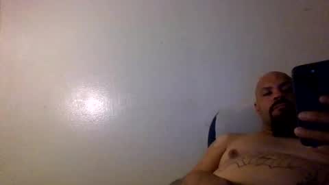 Snapshot of mrbiggs1077777 chatting on 04-06-26, 11:22 mrbiggs1077777 online show from 04-06-26, 11:22