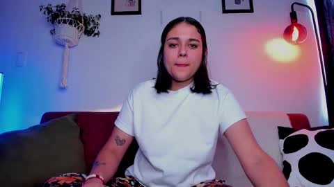 Laura online show from 11-21-25, 04:27