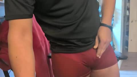 Snapshot of mrdelapampa chatting on 11-16-25, 02:00 mrdelapampa online show from 11-16-25, 02:00