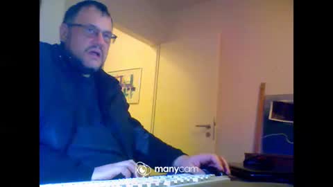 MrJohnsen1975 online show from 11-18-25, 06:56