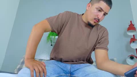 Mr Fox online show from 10-04-25, 07:34