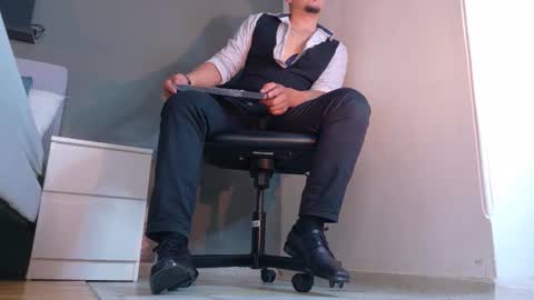 Mr Fox online show from 11-22-25, 07:35