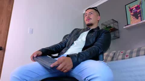 Mr Fox online show from 03-07-26, 07:33