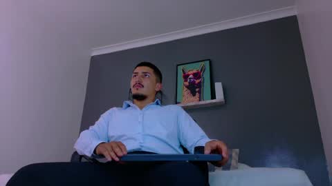 Snapshot of mrfox__ chatting on 05-16-26, 07:23 Mr Fox online show from 05-16-26, 07:23
