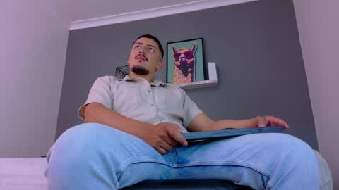 Snapshot of mrfox__ chatting on 05-19-26, 07:20 Mr Fox online show from 05-19-26, 07:20