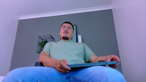 Snapshot of mrfox__ chatting on 05-21-26, 07:54 Mr Fox online show from 05-21-26, 07:54