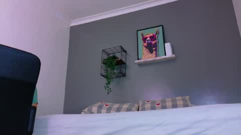 Snapshot of mrfox__ chatting on 05-28-26, 07:44 Mr Fox online show from 05-28-26, 07:44