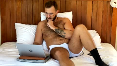 Snapshot of mrmaxiy chatting on 05-28-26, 06:54 Max online show from 05-28-26, 06:54