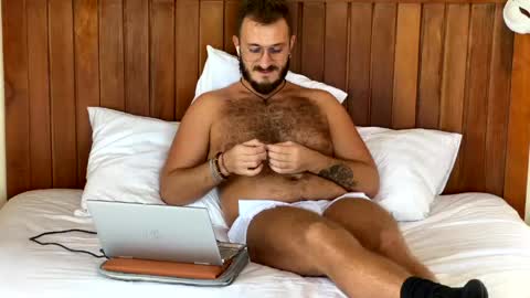 Snapshot of mrmaxiy chatting on 05-29-26, 06:33 Max online show from 05-29-26, 06:33
