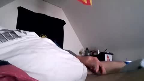Snapshot of mrmoonrockz chatting on 12-17-24, 05:51 719 guy online show from 12-17-24, 05:51