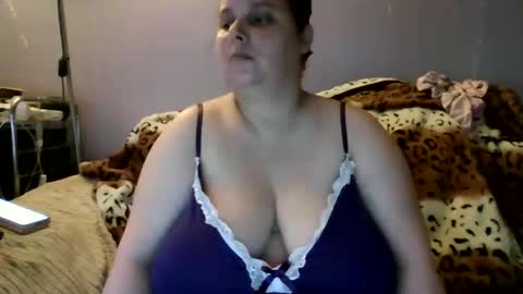 Snapshot of mrs_butterfly84 chatting on 05-31-26, 08:54 Mrs Butterfly online show from 05-31-26, 08:54