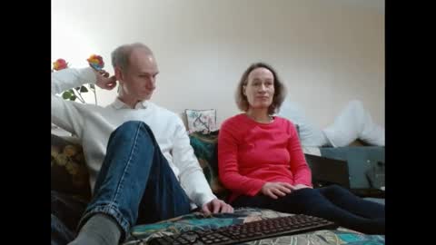 Snapshot of mrs_velvet_vixen_and_mr_stud chatting on 02-04-25, 11:38 Mrs Velvet Vixen online show from 02-04-25, 11:38