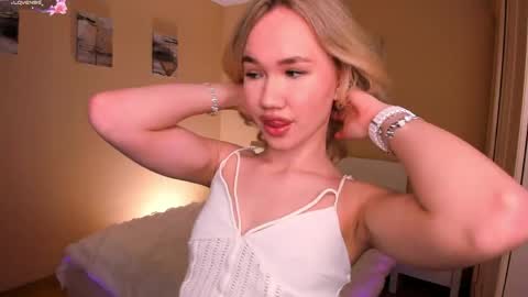 Snapshot of mrs_youwant chatting on 05-18-26, 01:50 Mia online show from 05-18-26, 01:50