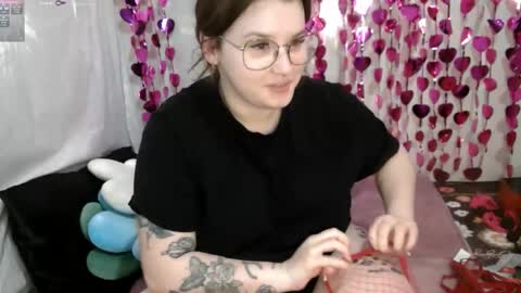Snapshot of mrsjess1 chatting on 05-04-26, 02:18 MrsJess online show from 05-04-26, 02:18