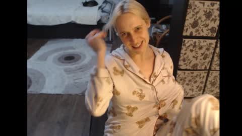 Sasha online show from 11-04-25, 01:32