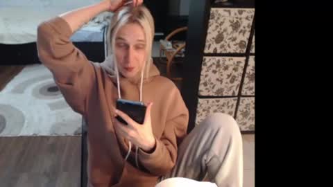 Sasha online show from 06-18-26, 03:16