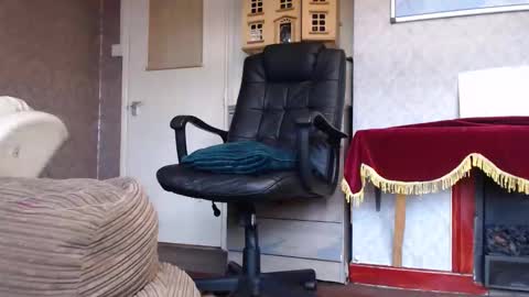 Snapshot of mrstraightdic chatting on 11-04-25, 12:37 mrstraightdic online show from 11-04-25, 12:37