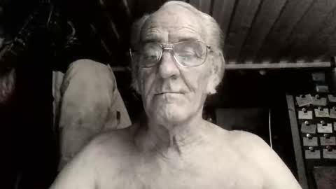 Snapshot of mrsubman chatting on 03-21-26, 12:21 Chuck online show from 03-21-26, 12:21