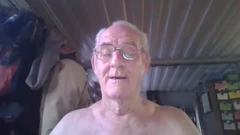 Snapshot of mrsubman chatting on 04-11-26, 01:04 Chuck online show from 04-11-26, 01:04