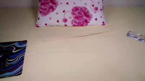 Snapshot of mrygl chatting on 02-21-26, 06:31 TransBeauty online show from 02-21-26, 06:31