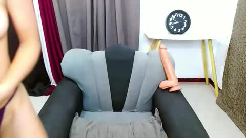 Snapshot of ms_allisonx chatting on 10-15-25, 08:03 Allison online show from 10-15-25, 08:03