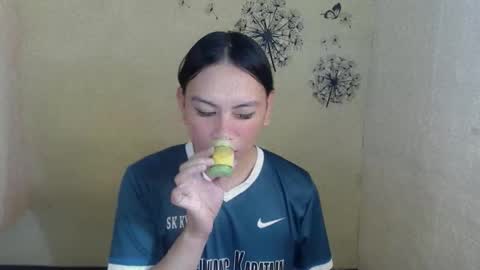 Snapshot of ms_bellaxoxo chatting on 04-04-26, 12:02 Bella online show from 04-04-26, 12:02