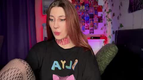 Dita online show from 11-21-25, 04:22