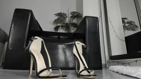 Goddess. Miss. Lady.  Queen. Madam Milady online show from 02-25-25, 04:00