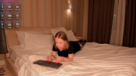 Eva 3 online show from 12-16-24, 05:11