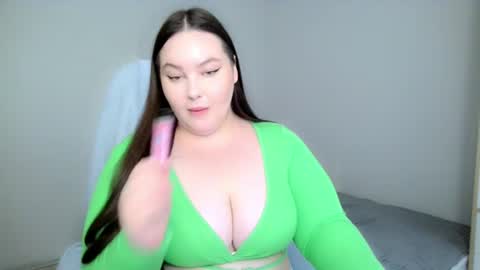 Snapshot of ms_sensitive chatting on 07-01-26, 10:06 Alexi online show from 07-01-26, 10:06
