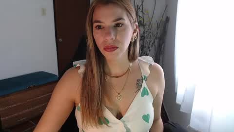 Snapshot of ms_sofiax chatting on 04-27-26, 04:05 Sofia online show from 04-27-26, 04:05