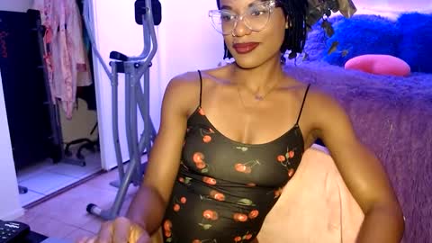 Snapshot of msemonibrown chatting on 05-11-26, 04:29 CocoSage online show from 05-11-26, 04:29