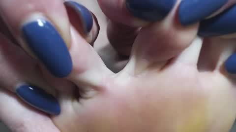 Liza  online show from 11-28-25, 05:26