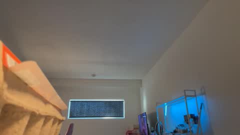 mskitty000 online show from 12-03-25, 02:15