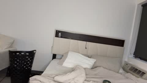 mskitty000 online show from 12-19-25, 10:06