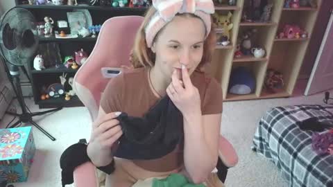 Mallow online show from 12-17-25, 06:25