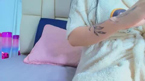 FERNANDA 3 online show from 12-16-25, 03:11