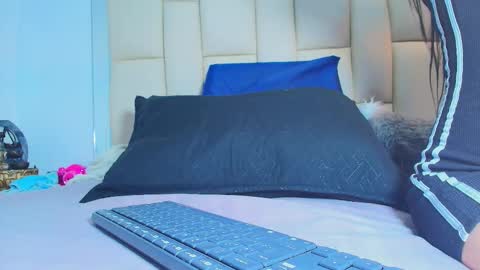 FERNANDA 3 online show from 12-17-25, 03:23