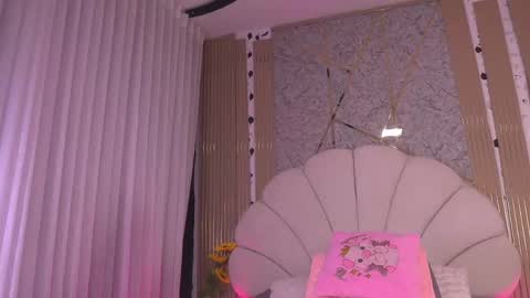 Snapshot of mssburbuja chatting on 04-24-26, 03:09 Manuela online show from 04-24-26, 03:09