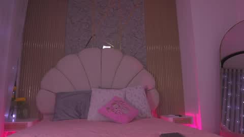 Snapshot of mssburbuja chatting on 05-08-26, 03:23 Manuela online show from 05-08-26, 03:23