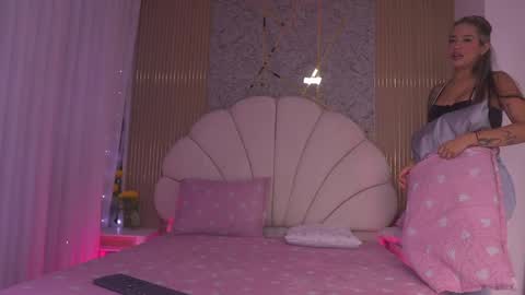 Snapshot of mssburbuja chatting on 05-09-26, 03:12 Manuela online show from 05-09-26, 03:12