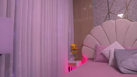 Snapshot of mssburbuja chatting on 06-06-26, 03:11 Manuela online show from 06-06-26, 03:11