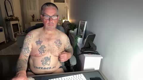 Snapshot of mtb1697 chatting on 06-09-26, 11:27 mtb1697 online show from 06-09-26, 11:27
