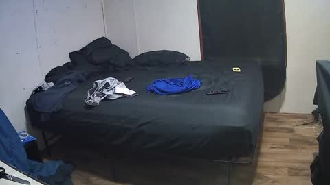 Muffdiver online show from 04-19-26, 05:23