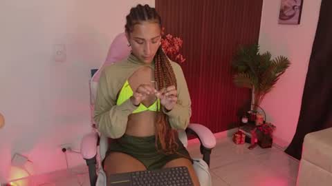 Snapshot of mulata_ch chatting on 06-25-26, 01:38 HEY GUYS IF YOU LIKE SEXY SHOW YOU ARE IN THE CORRECT PLACE CU WENESDAY PVT OPEN TRANSMISSION TIME 5 PM - 10 PM COLOMBIA online show from 06-25-26, 01:38
