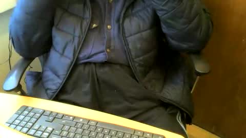 Snapshot of muller520 chatting on 05-23-26, 05:34 muller520 online show from 05-23-26, 05:34